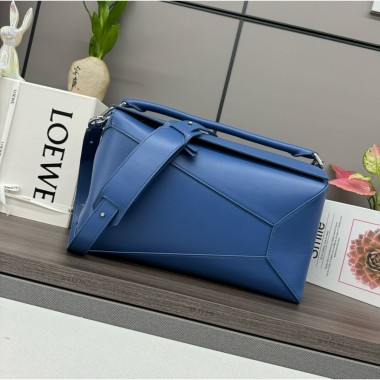 Loewe Large Puzzle bag in Classic calfskin
