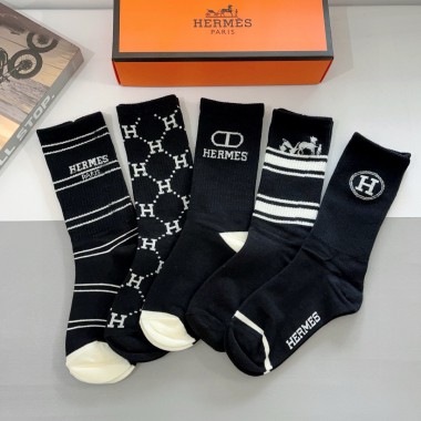 Hermes socks ( 5 pairs)