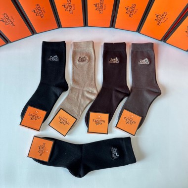 Hermes socks ( 5 pairs)