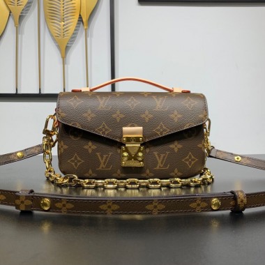 Louis Vuitton M46279 Pochette Métis East West