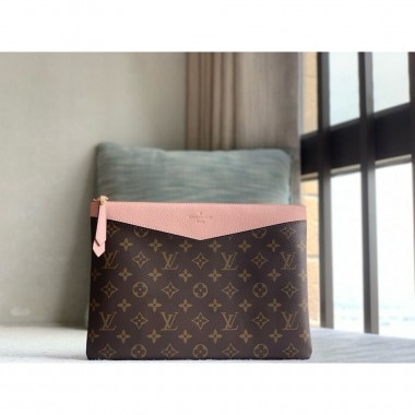 M62942 Daily Pouch
