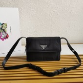 Borsa a spalla small in Re-Nylon imbottito