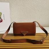 Borsa Prada Emblème in pelle spazzolata