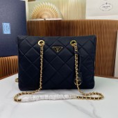 Prada Re-Edition 1995 Chaîne large Re-Nylon bag