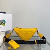 Borsa a tracolla Prada Triangle in pelle