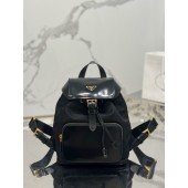 Prada Zaino medium in Re-Nylon e pelle spazzolata