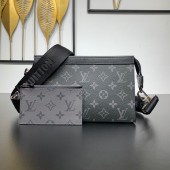 M81124 Gaston Wearable wallet  