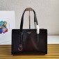 Borsa Prada Re-Edition 1995 medium in pelle spazzolata