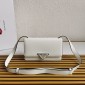 Borsa Prada Emblème in pelle spazzolata