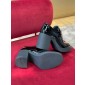 Stringate in pelle spazzolata con tacco