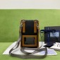 Porta smartphone in Re-Nylon e Saffiano