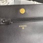 Chanel pelle 19  Pochette con catena  