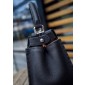 Fendi Iconic peekaboo Medium in Pelle 