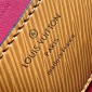 Louis Vuitton Twist MM in pelle Epi