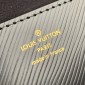 Louis Vuitton Twist MM in pelle Epi 