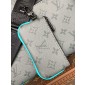 M11648 Trio Messenger
