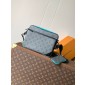 M11648 Trio Messenger