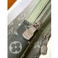 M11702 Avenue Slingbag