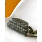 M11702 Avenue Slingbag