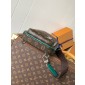 M12734 Avenue Slingbag
