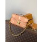 M12735 Pochette Métis East West