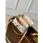 M13662 LV x TM Vanity Chain Pouch