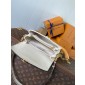 M22942 Pochette Métis East West