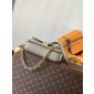 M23081 Pochette Métis East West