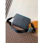 M26052 Trio Messenger