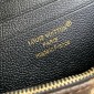 M26587 Wallet On Chain Ivy