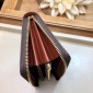 M42616 Zippy Wallet 