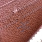 M42616 Zippy Wallet 