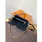 M46595 Pochette Métis East West
