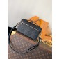 M46595 Pochette Métis East West
