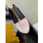 M47542 Toiletry Pouch  26