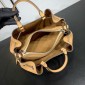 Louis Vuitton Bella Tote in pelle