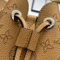 Louis Vuitton Bella Tote in pelle