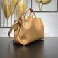 Louis Vuitton Bella Tote in pelle