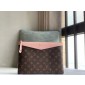 M62942 Daily Pouch