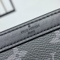 M81124 Gaston Wearable wallet  