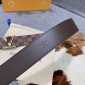 Cintura LV Initiales 40 MM Reversibile 