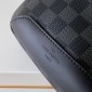 N41719 AVENUE SLING BAG 